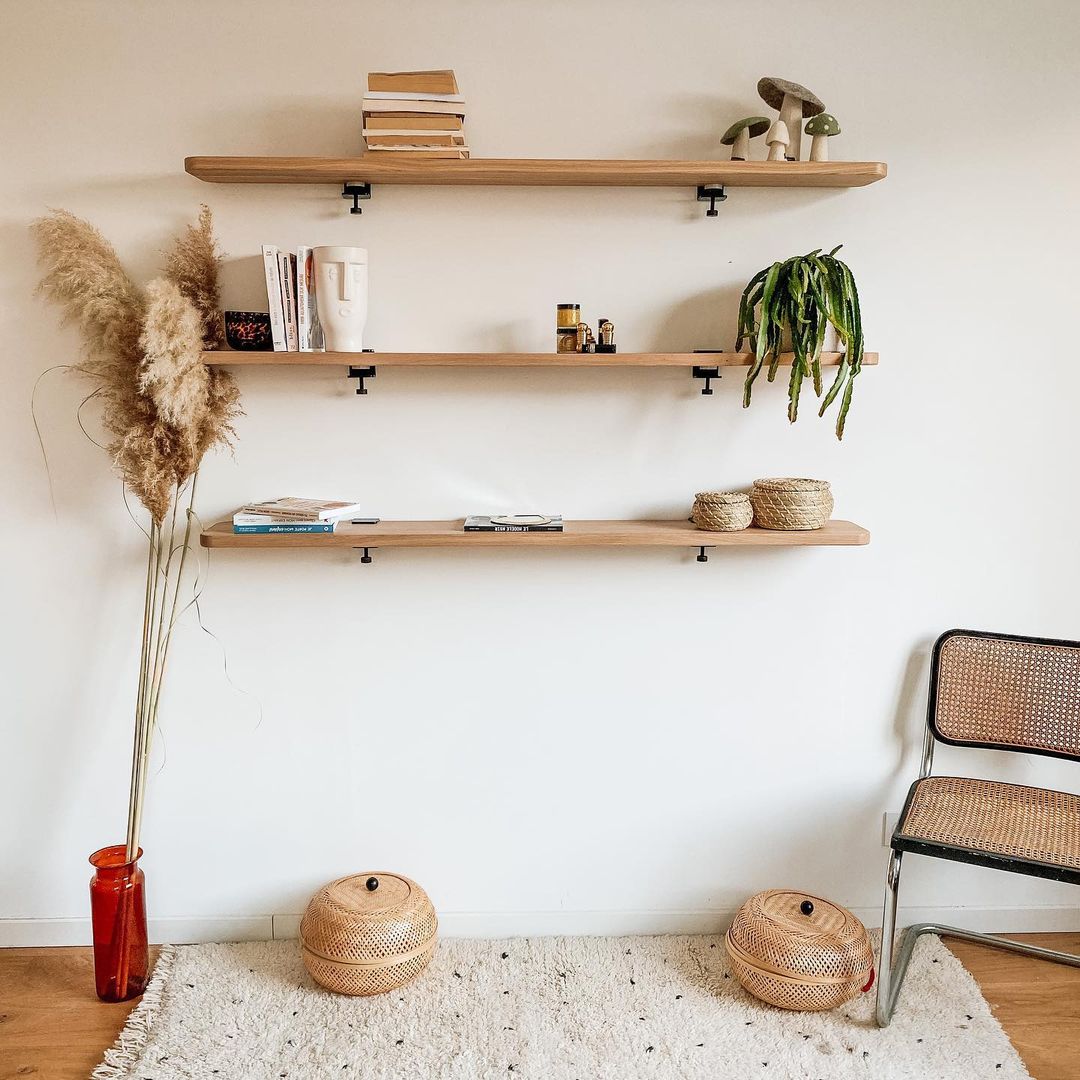 מדף מעוצב למשרד הביתי Tiptoe Shelf