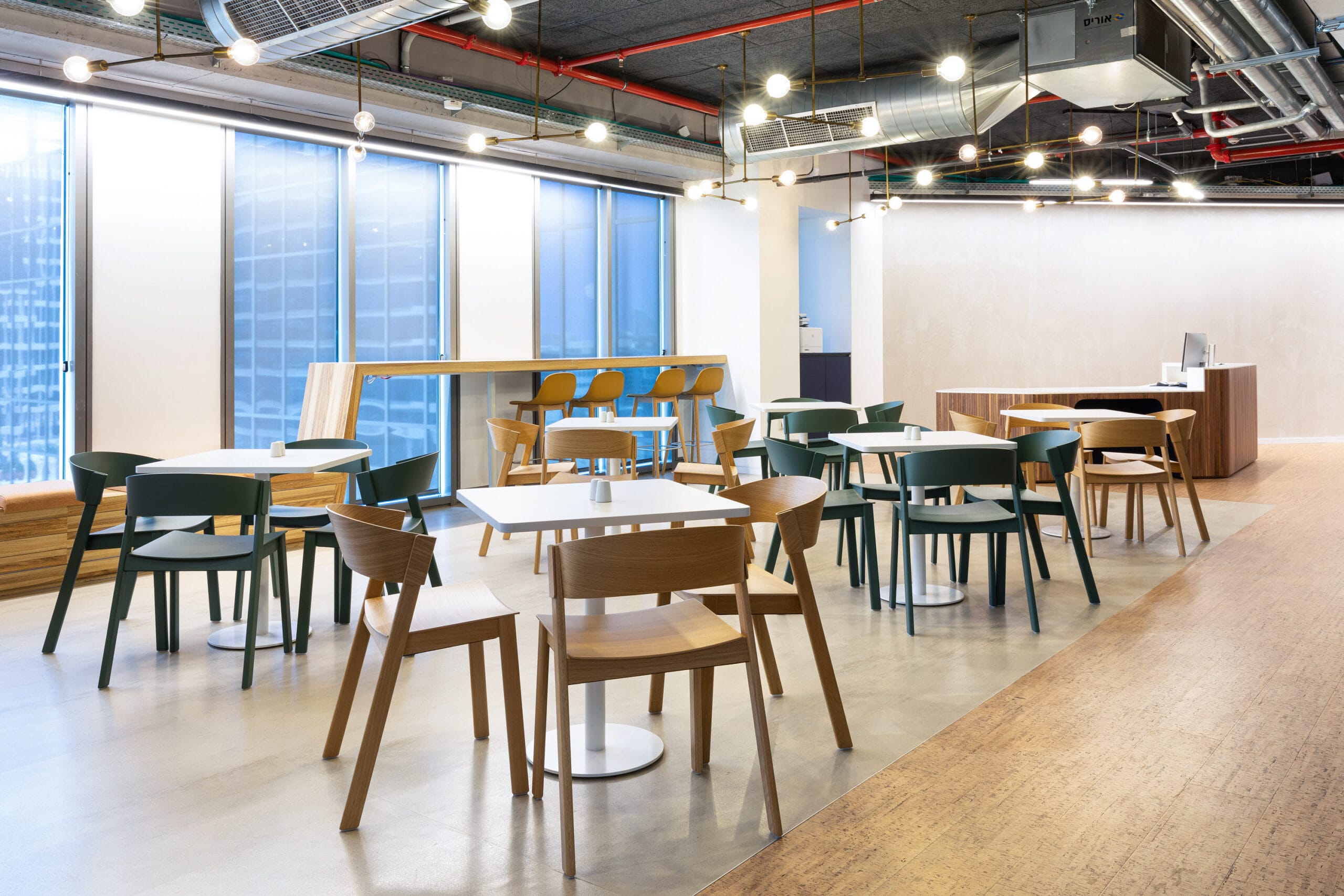 American_0K5A0305_WB__ללא-לוגו-scaled-3