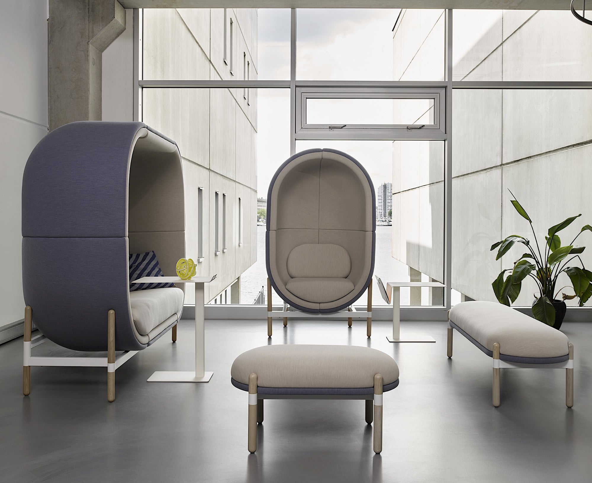 Capsule bench mood 2