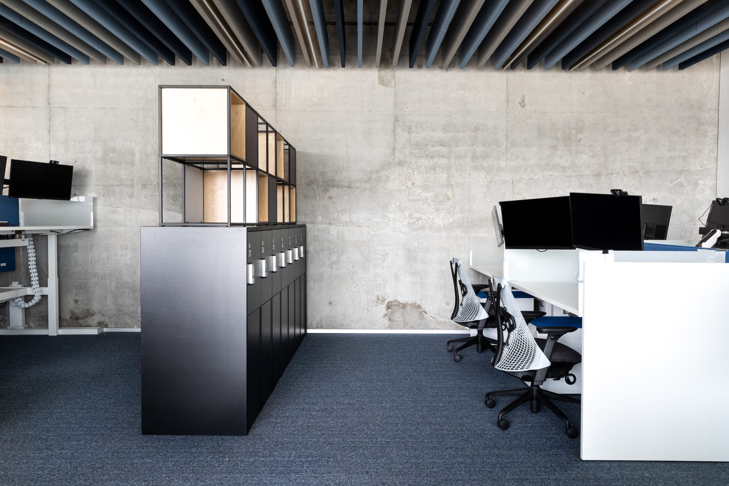 Tone-table-by-knollsayl-chair-Herma-miller-4-scaled-3