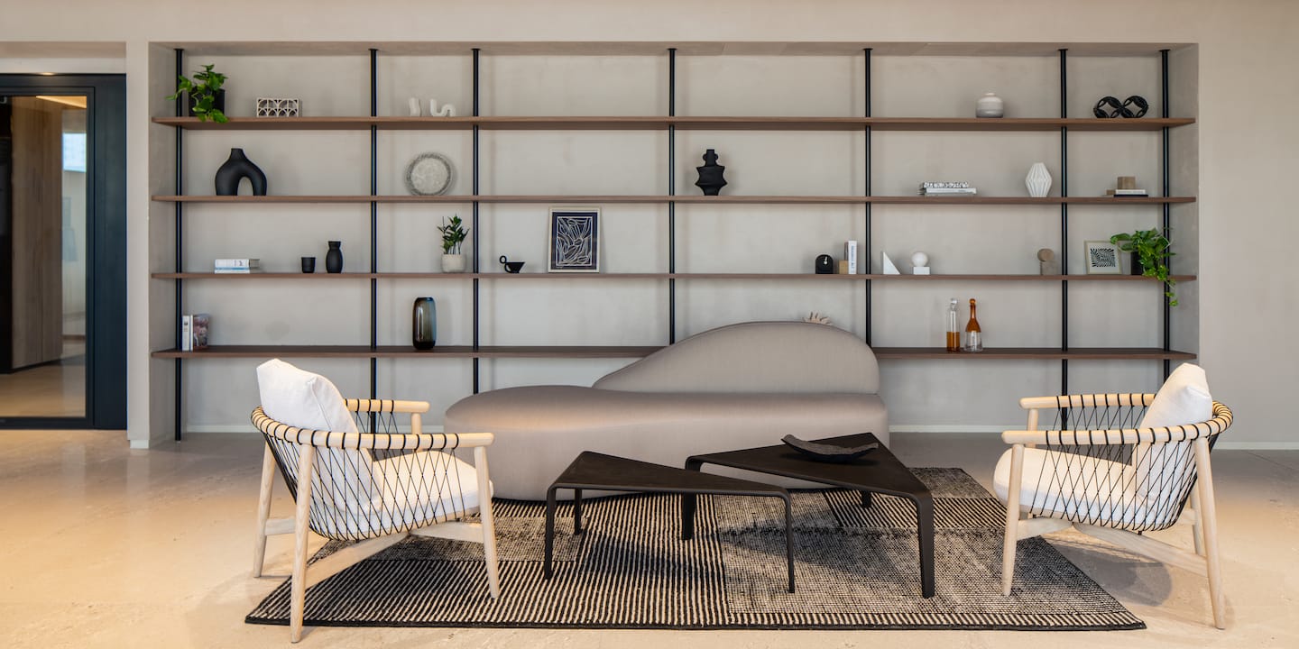 crosshutch-hmply-table-arpergeust-sofa-la-cividina-1