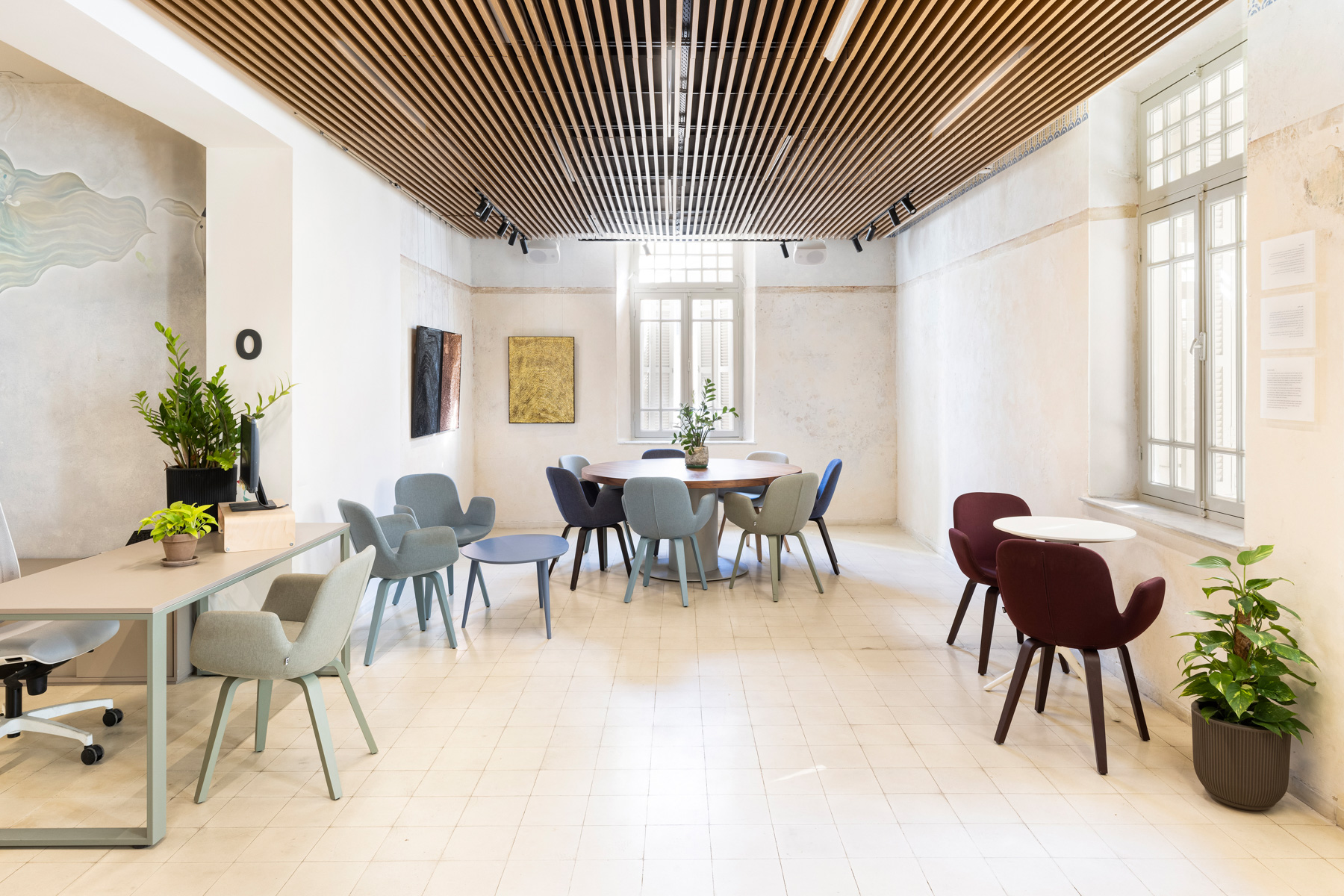 daisy chair by B&T
