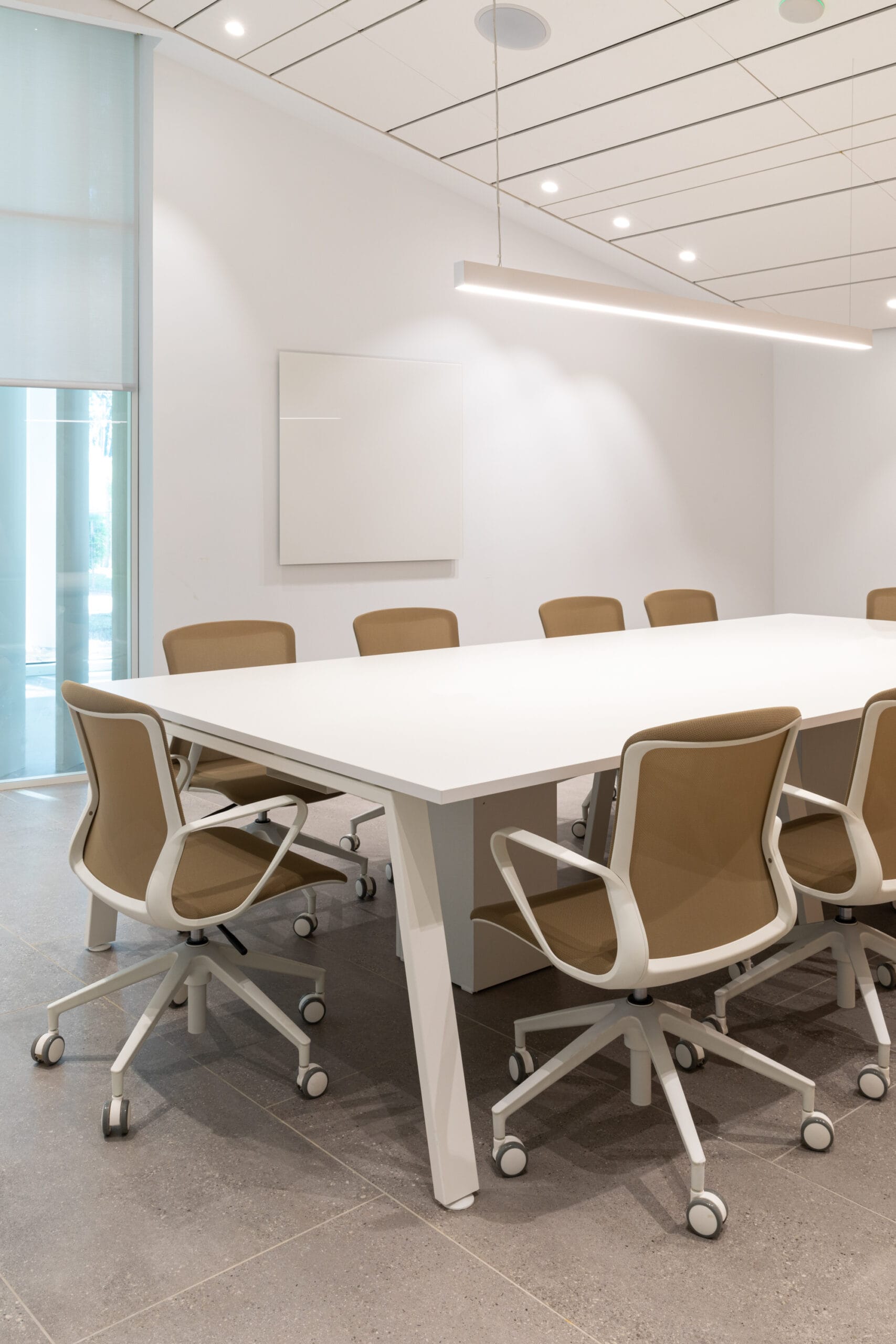 endow-meeting-table-raio-5-scaled-4