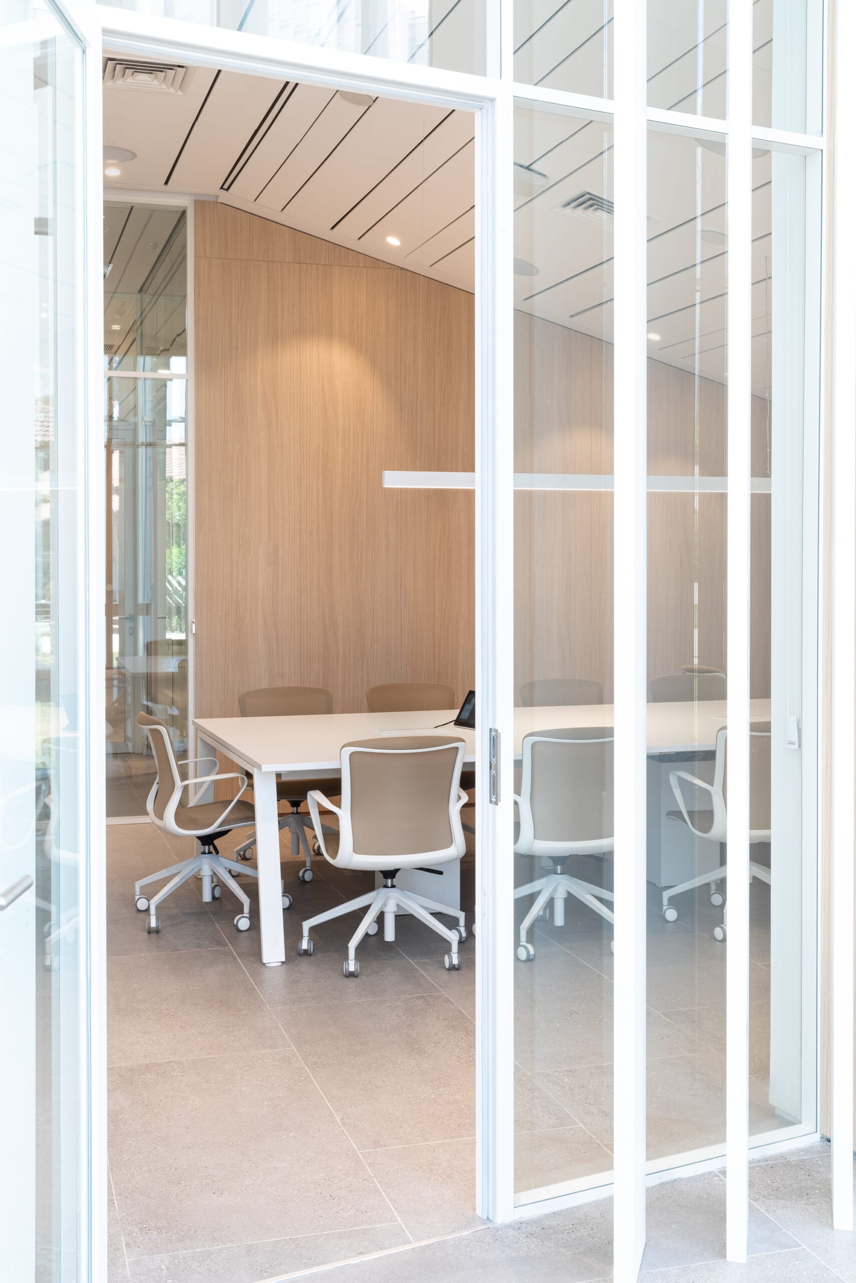 endow-meeting-table-raio-scaled-6