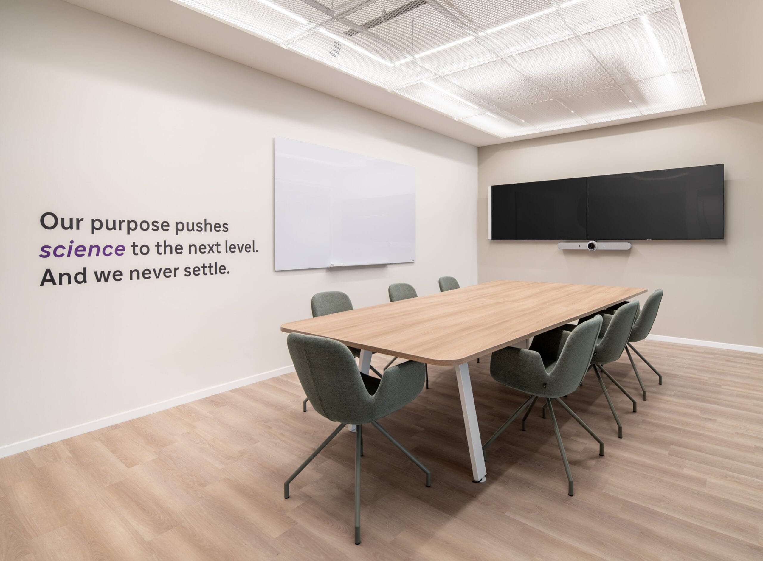 endow-meeting-table-raiodaisy-prong-4-scaled-2