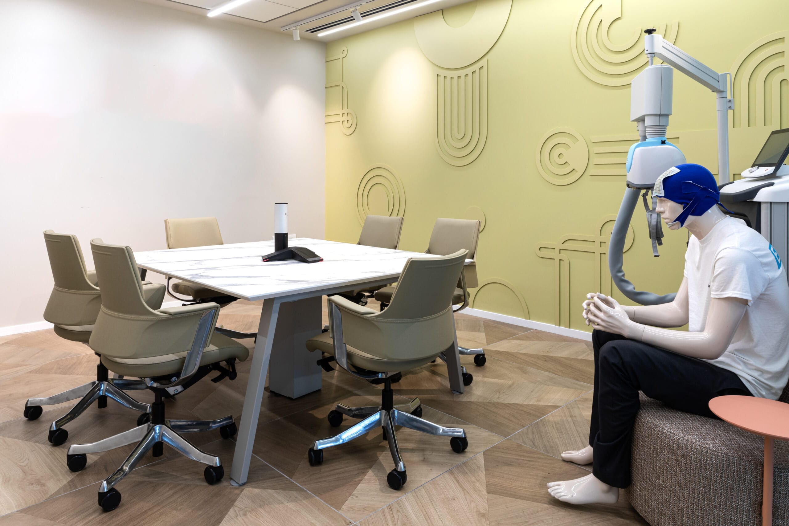 endow-sqareמגדל-חשמלdelphi-low-back-2-scaled-3