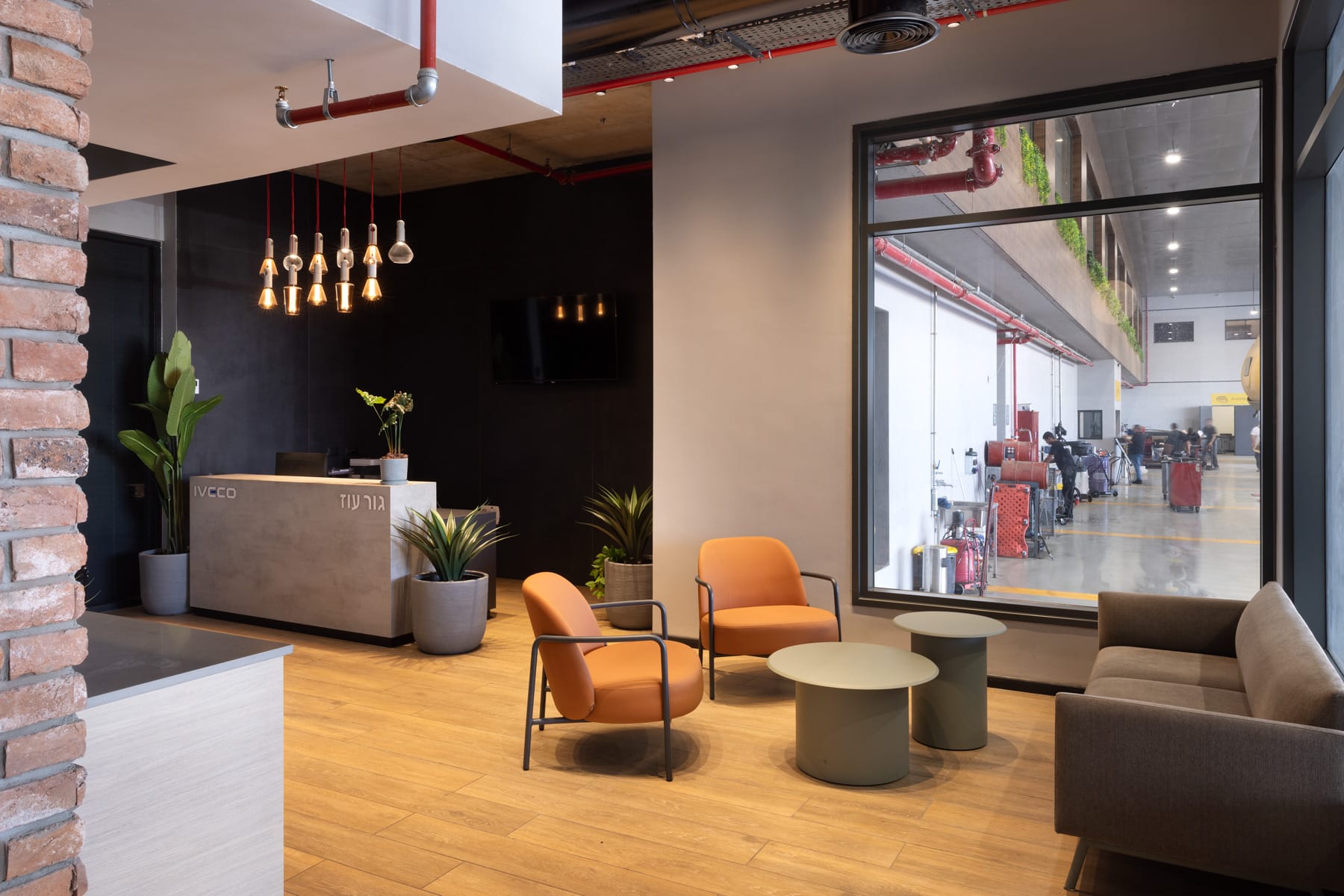 ferno-armchairdrage-tableled-sofa-bt-2-1-3