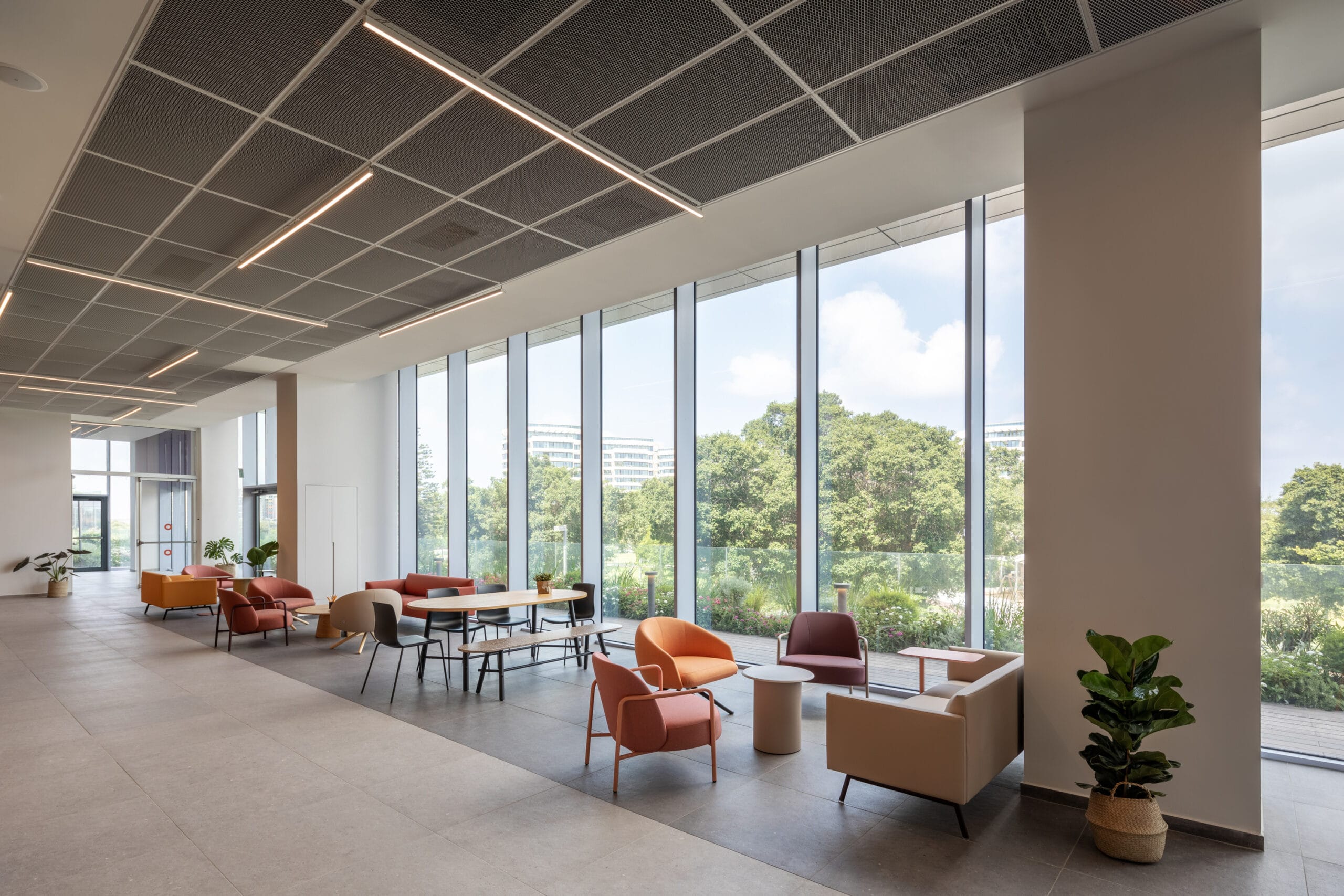 fernobonnyleddrabe-table-btrecord-tablebench-infinityrest-chaircep-coffee-table-teulat-1-scaled-1