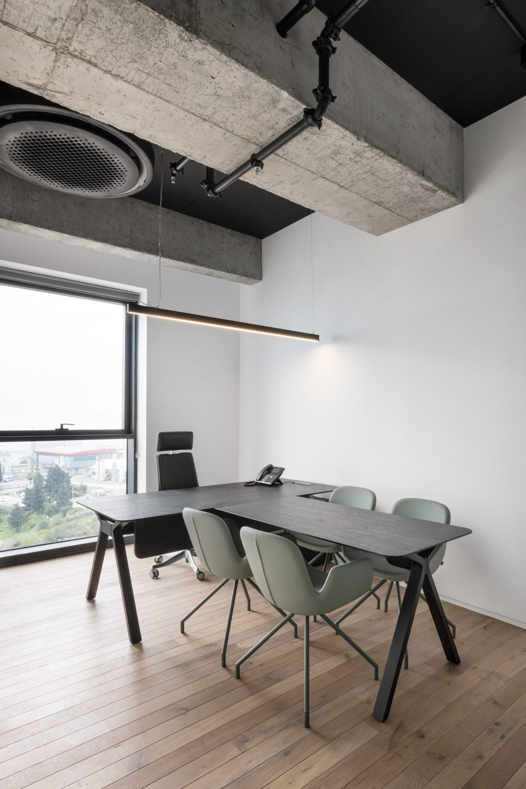 nature-A-pitarodelphi-chair-meryfairdaisy-bt-scaled-3