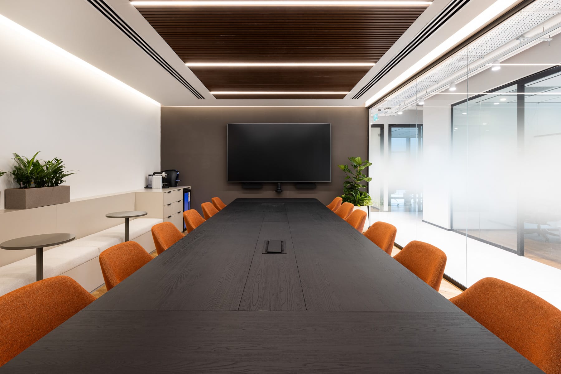 nature-meeting-table-pitarolamy-chair-BT-1