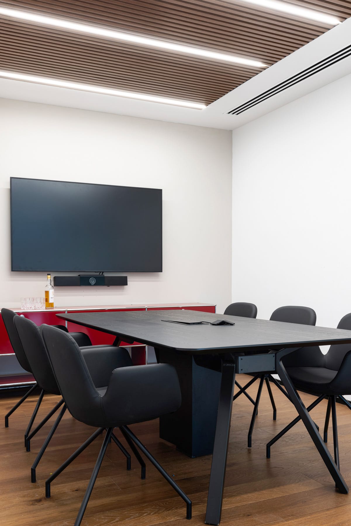 nature-meeting-table-pitaroמגדל-תקשורת-פיטרוdaisy-chair-BT-1