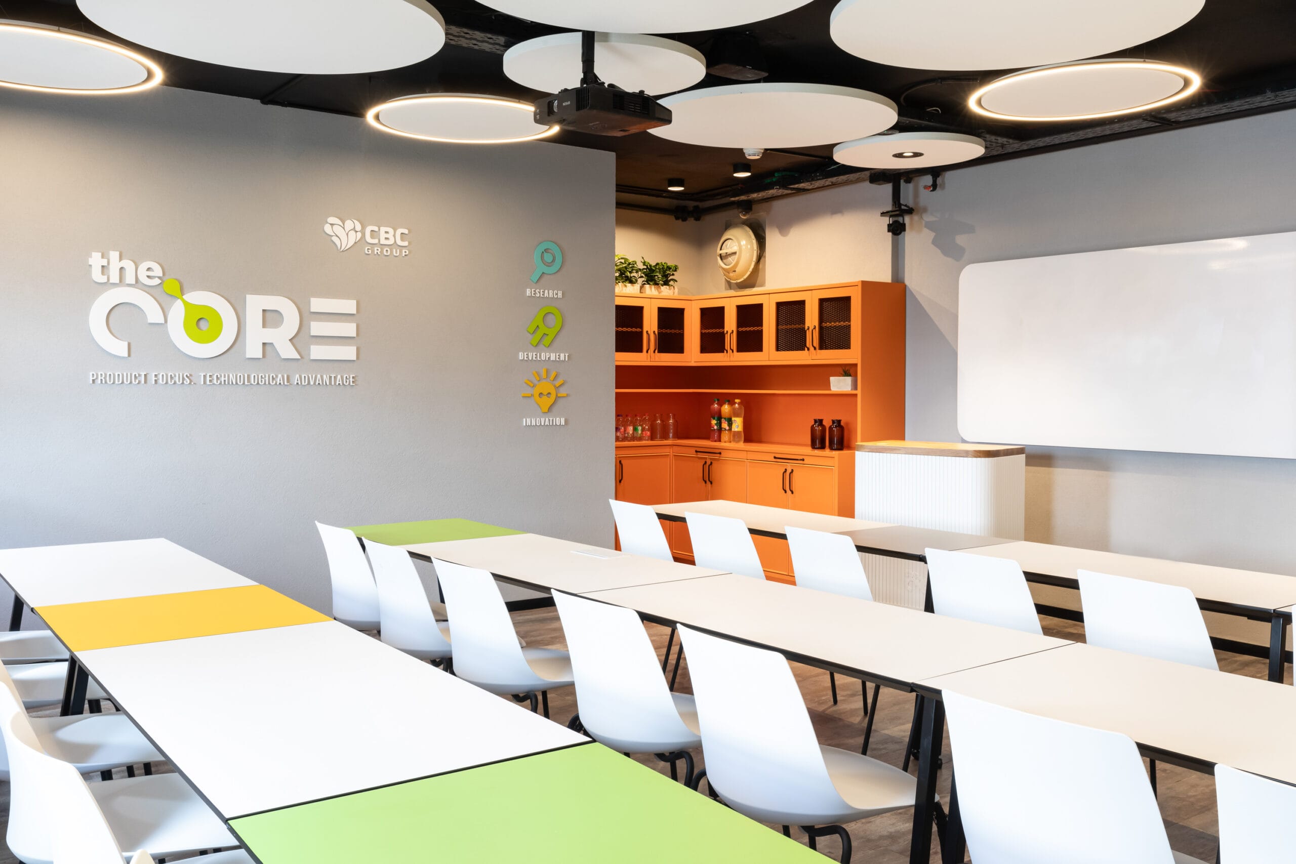 noa-table-on-castors-raioklc-omp-2-1-scaled-3