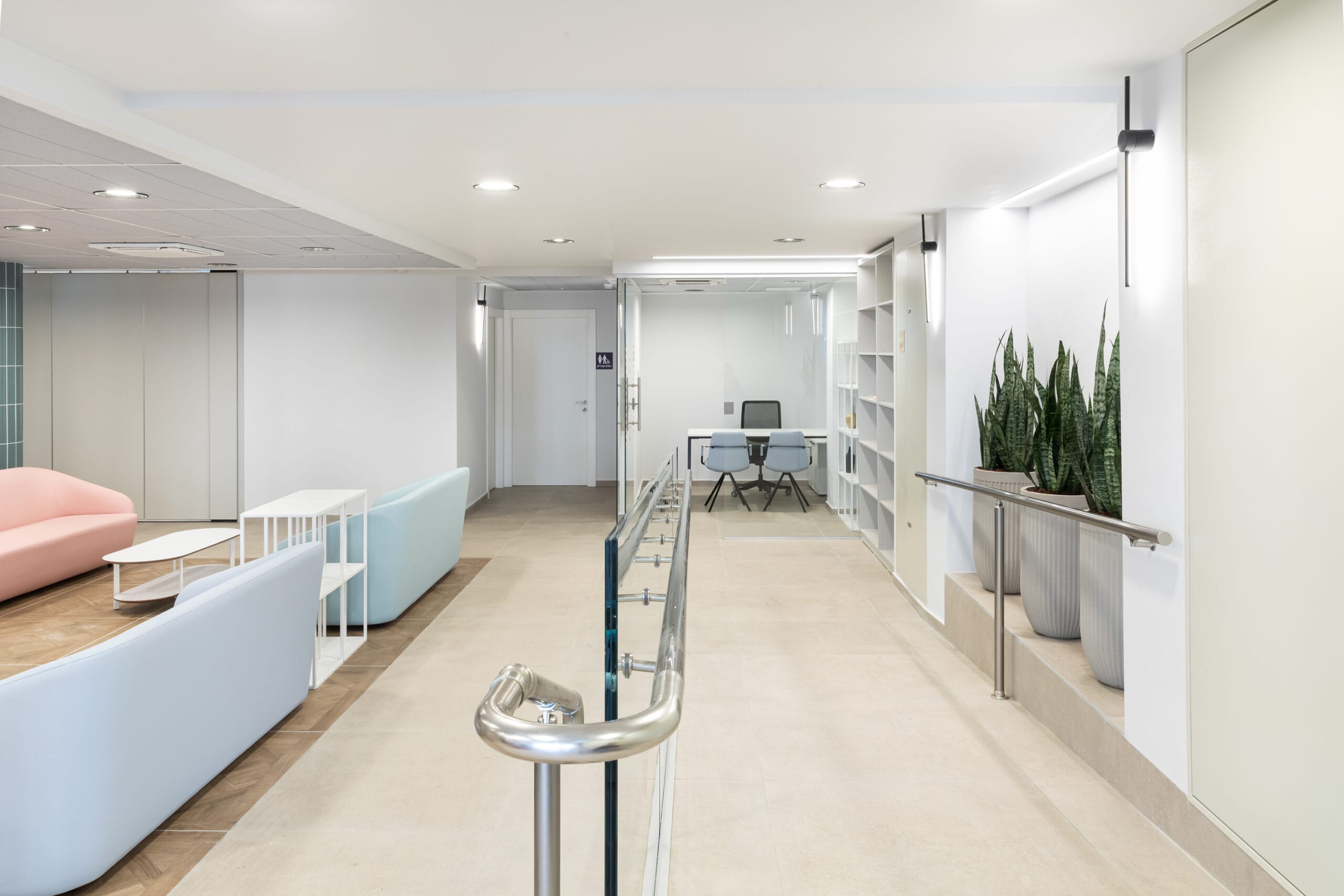 noa-table-raiopera-chair-btjest-btארון-bob-sofabob-armchairjest-theo-table-bt-5תאים-בייצור-מקומי-2-scaled-3