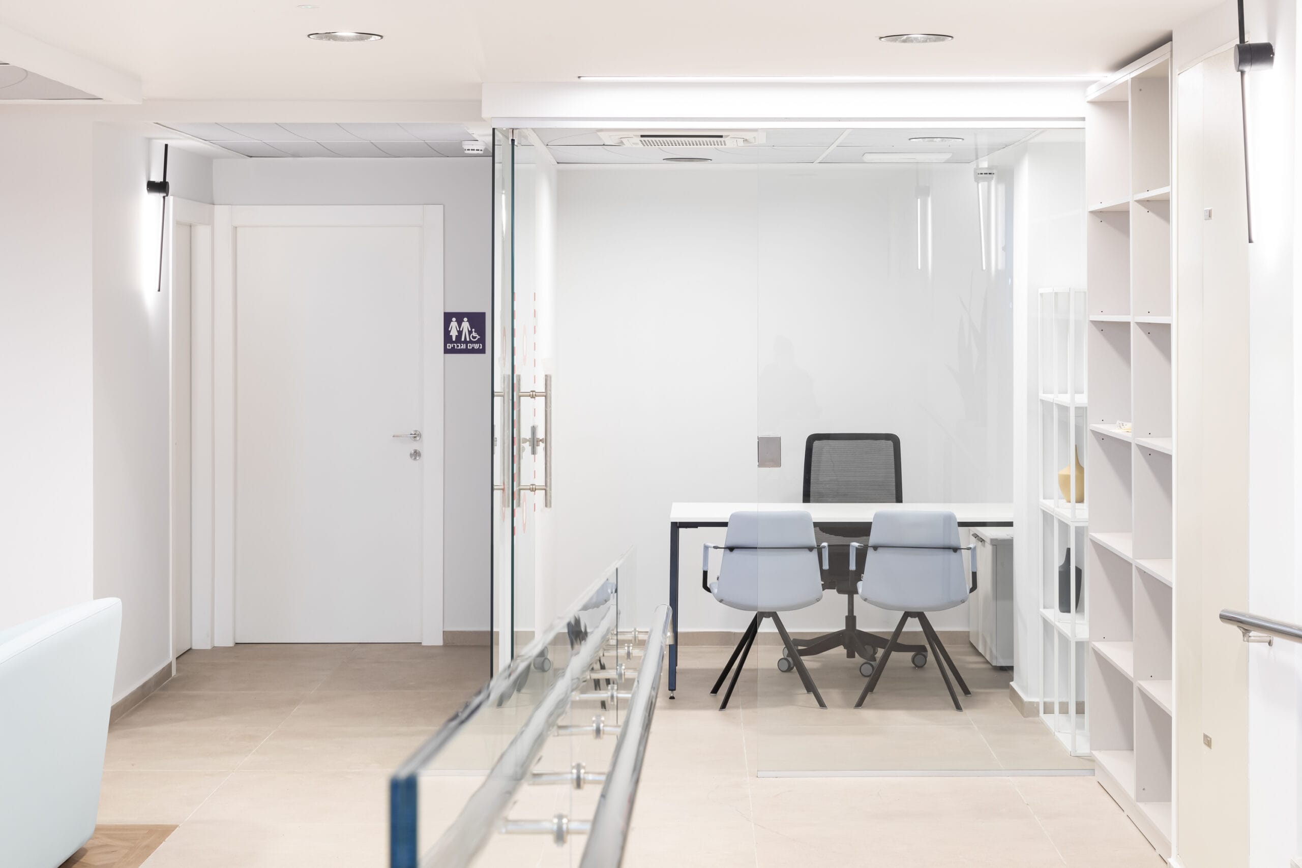 noa-table-raiopera-chair-btjest-btארון-תאים-בייצור-מקומי-scaled-4