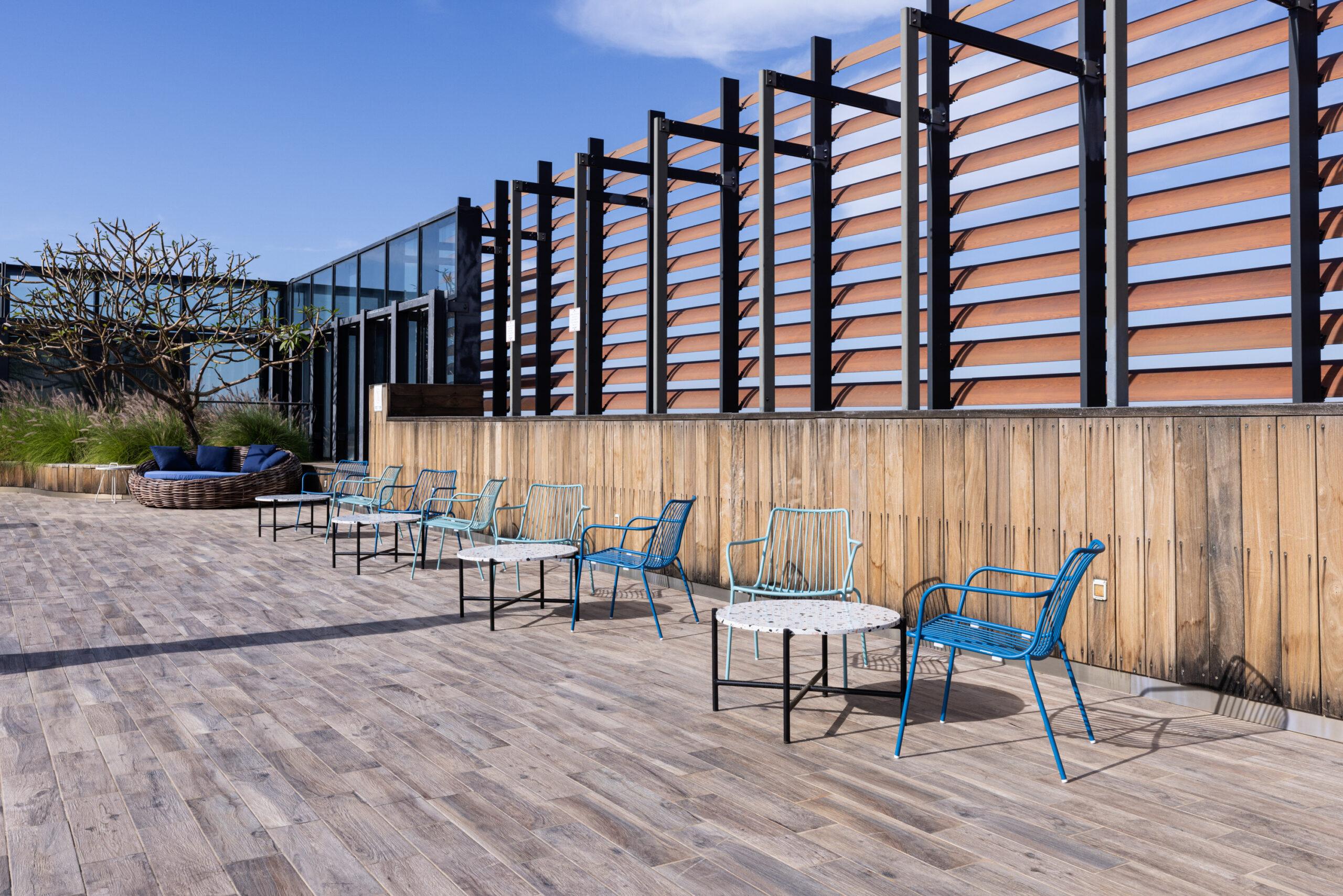 nolita-armchair-pedraliשולחן-טרצו-בייצור-מקומי-2-scaled-1