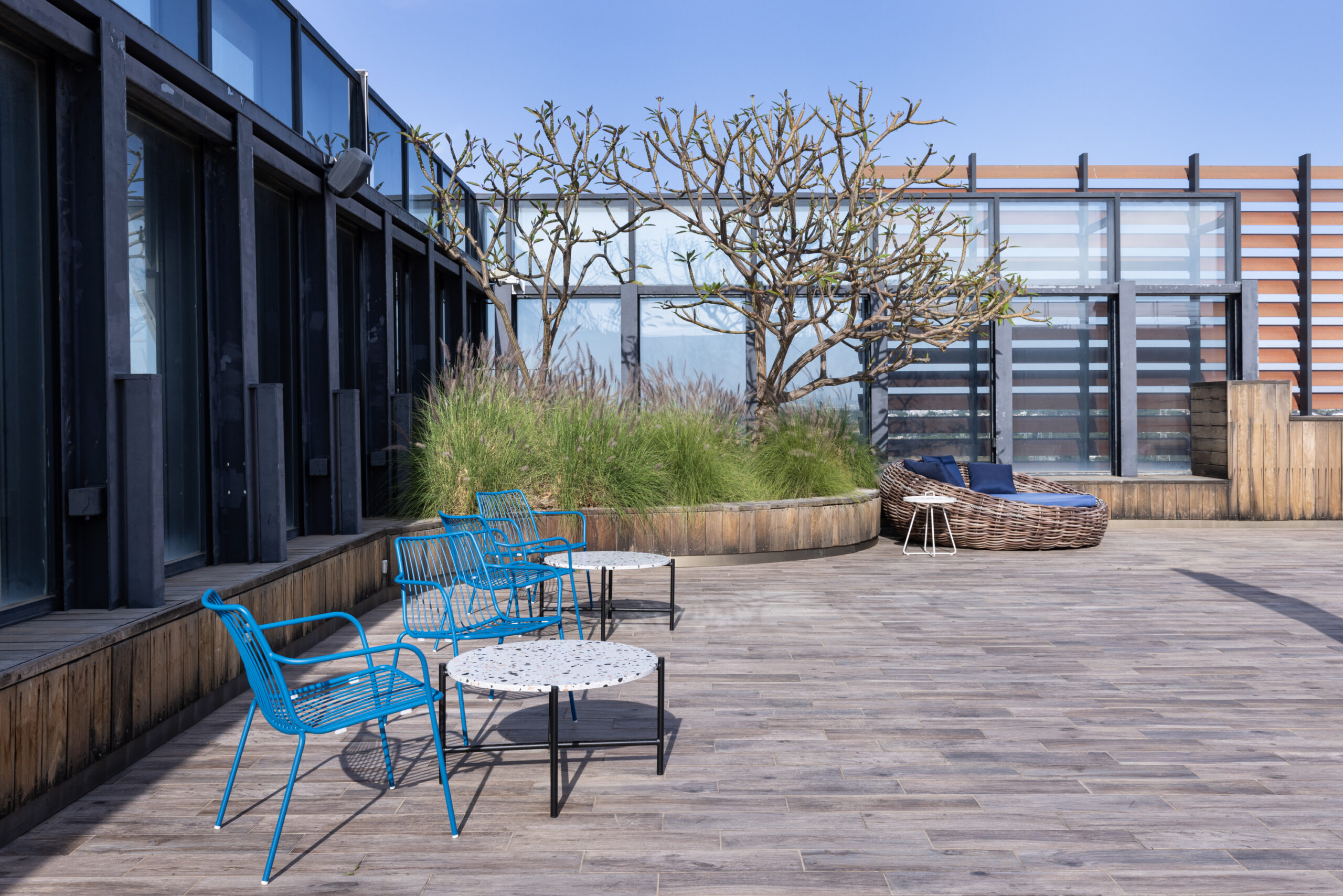 nolita-armchair-pedraliשולחן-טרצו-בייצור-מקומי-4-scaled-1