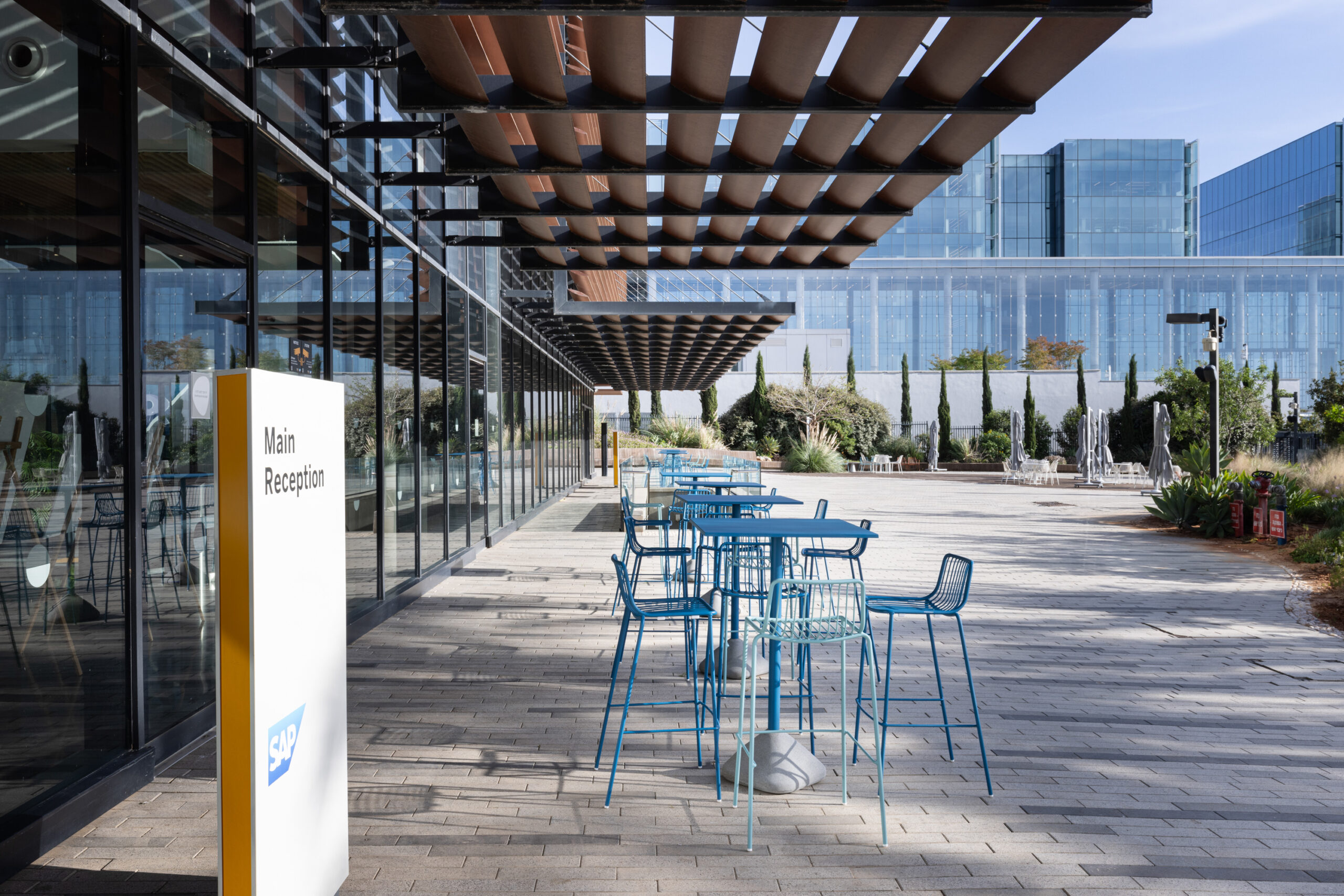 nolita-barconcrete-bar-table-pedrali-2-scaled-1