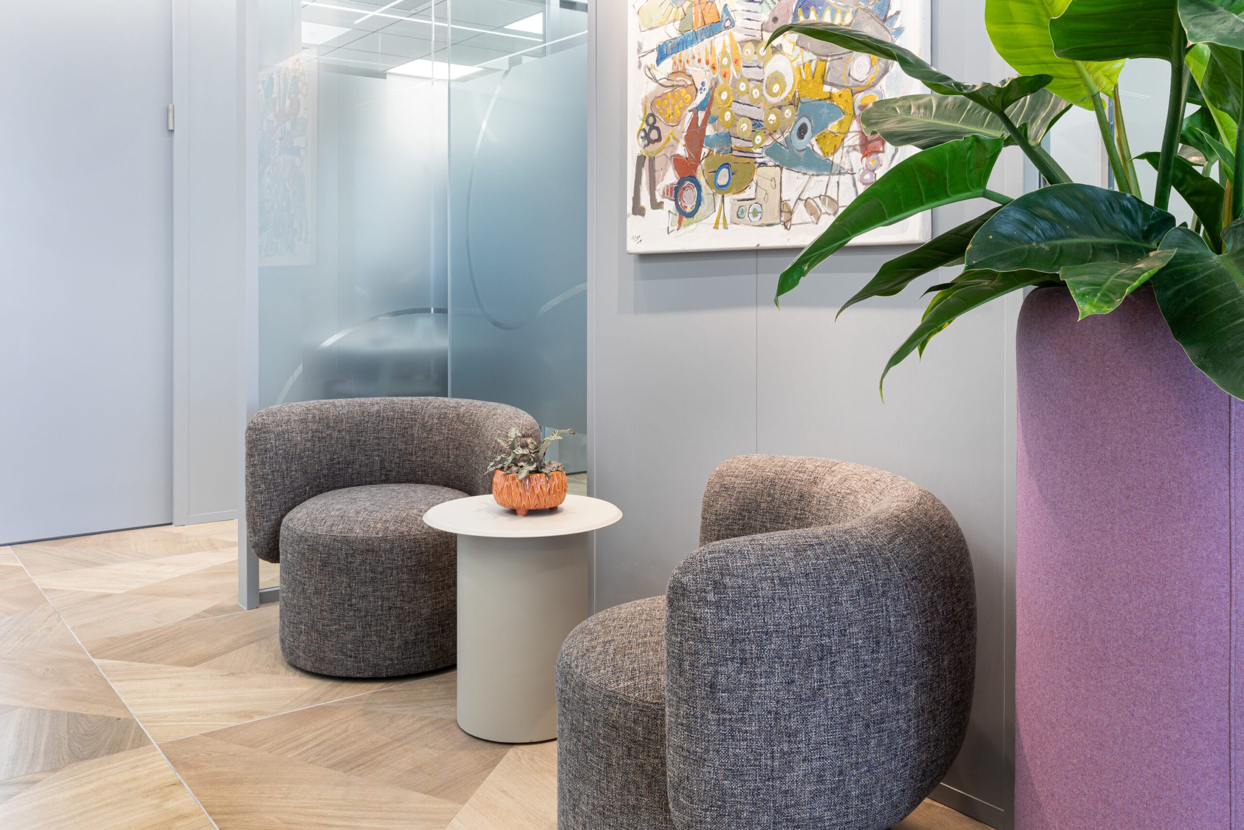 ora-armchairdrage-coffe-tablebonny-armchair-bt-3-scaled-3