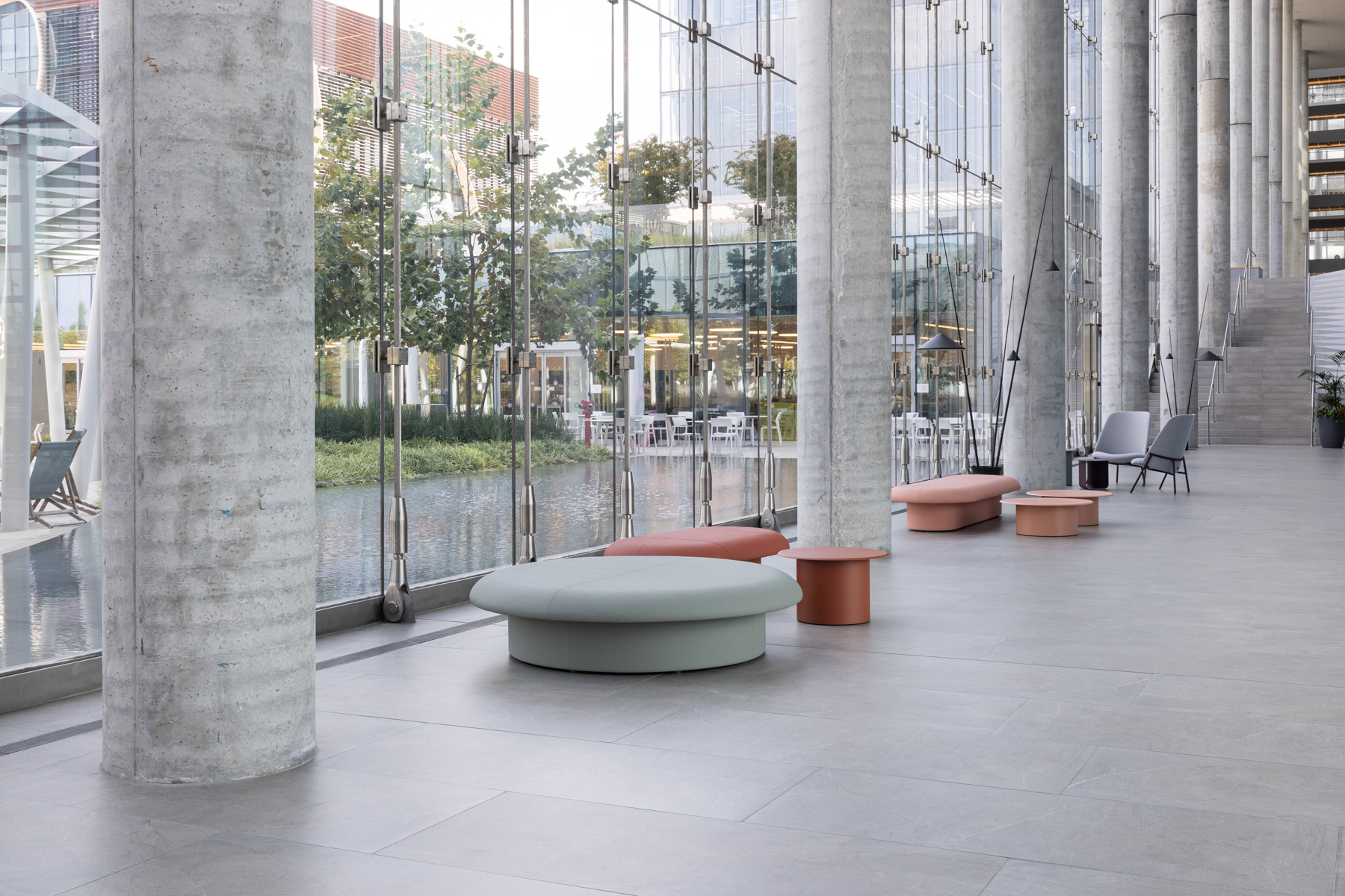 phar lap+ u table by la cividina+drage bench and table by b&t (4)