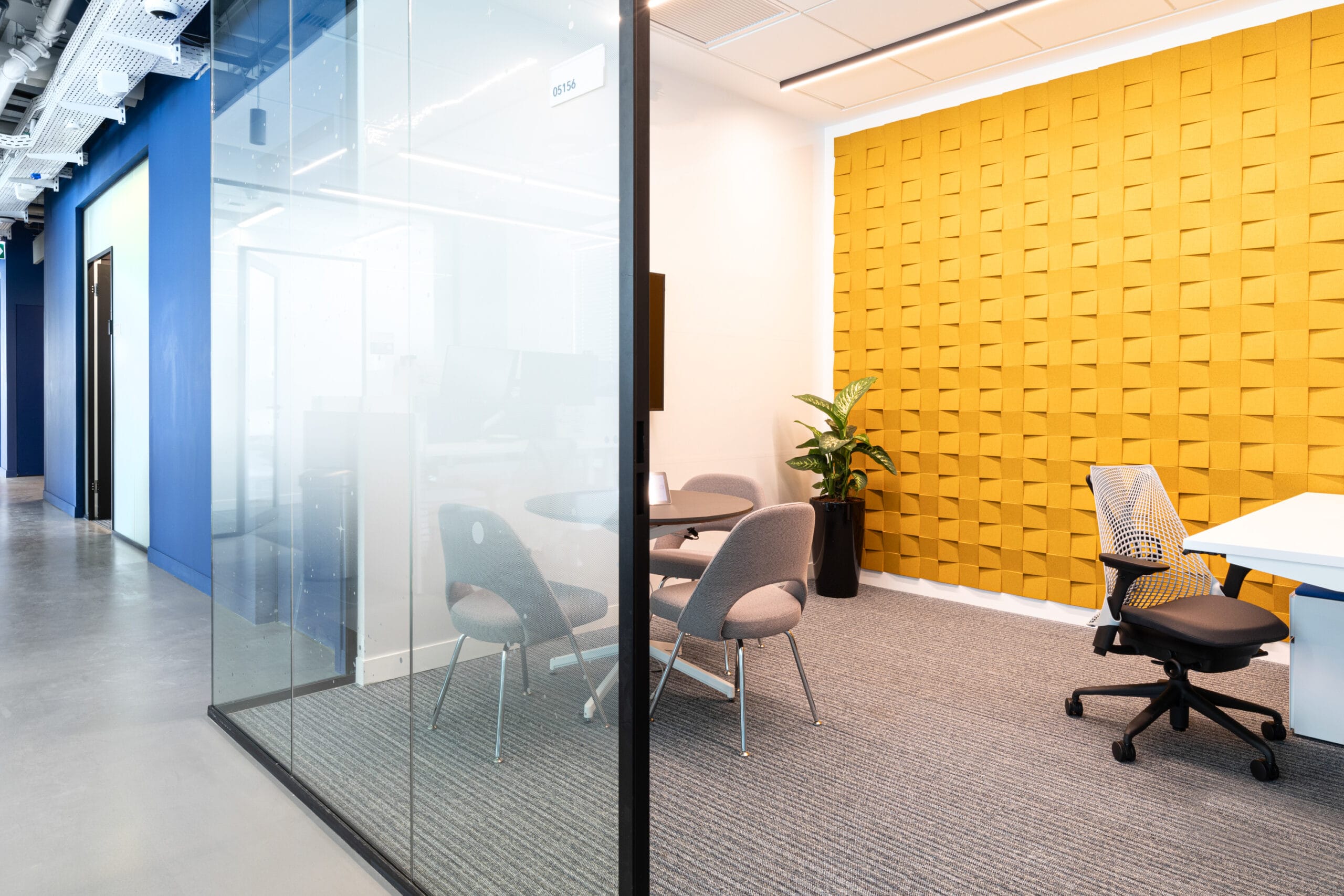 pixel-table-knollsayl-herman-miller-scaled-3