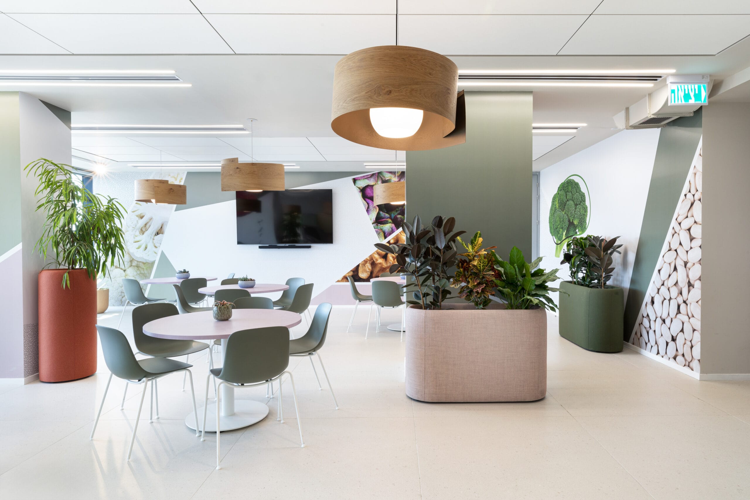 pure-loop-chair-infinitibuzziplanters-scaled-3