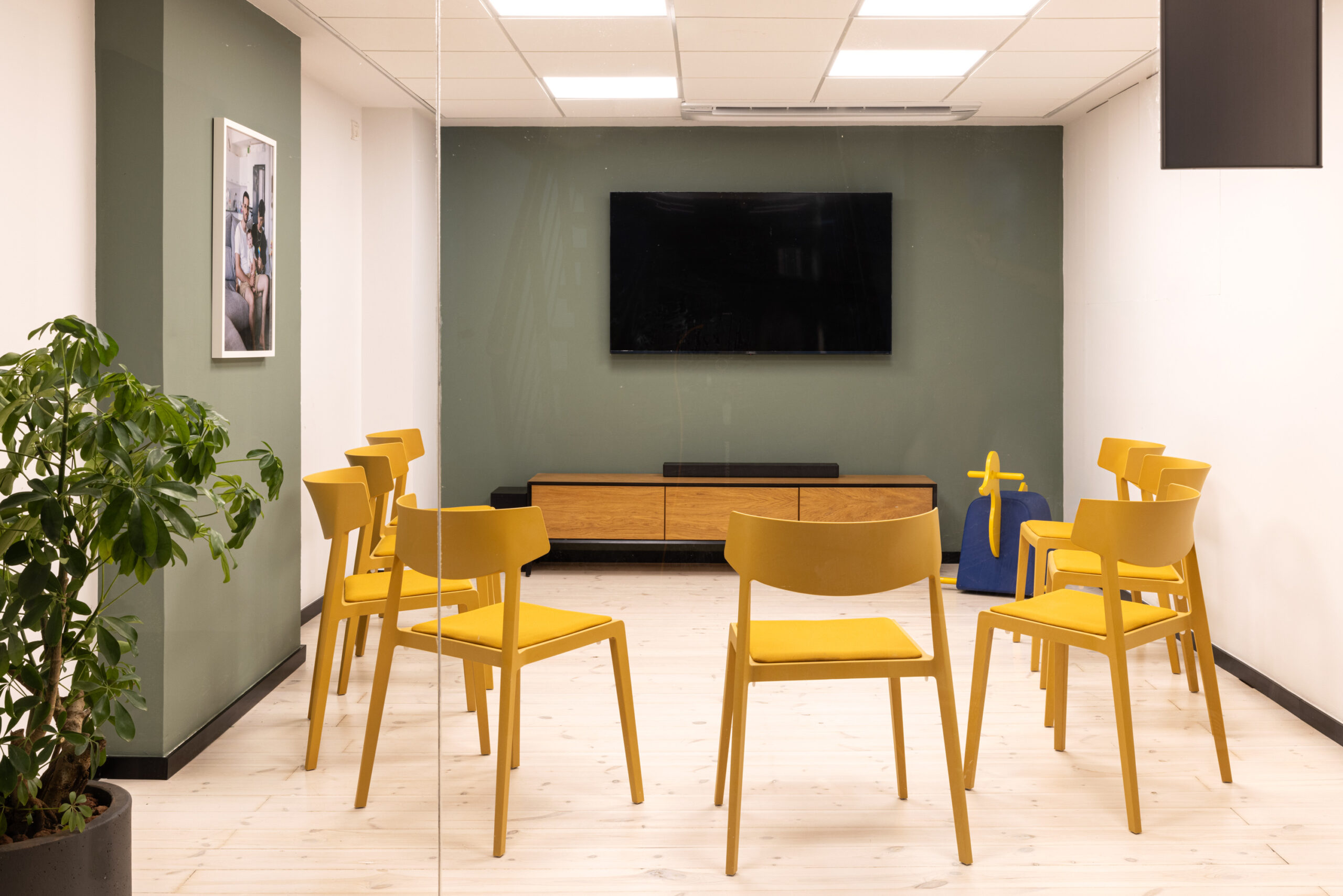 wing-chair-actiu-scaled-4