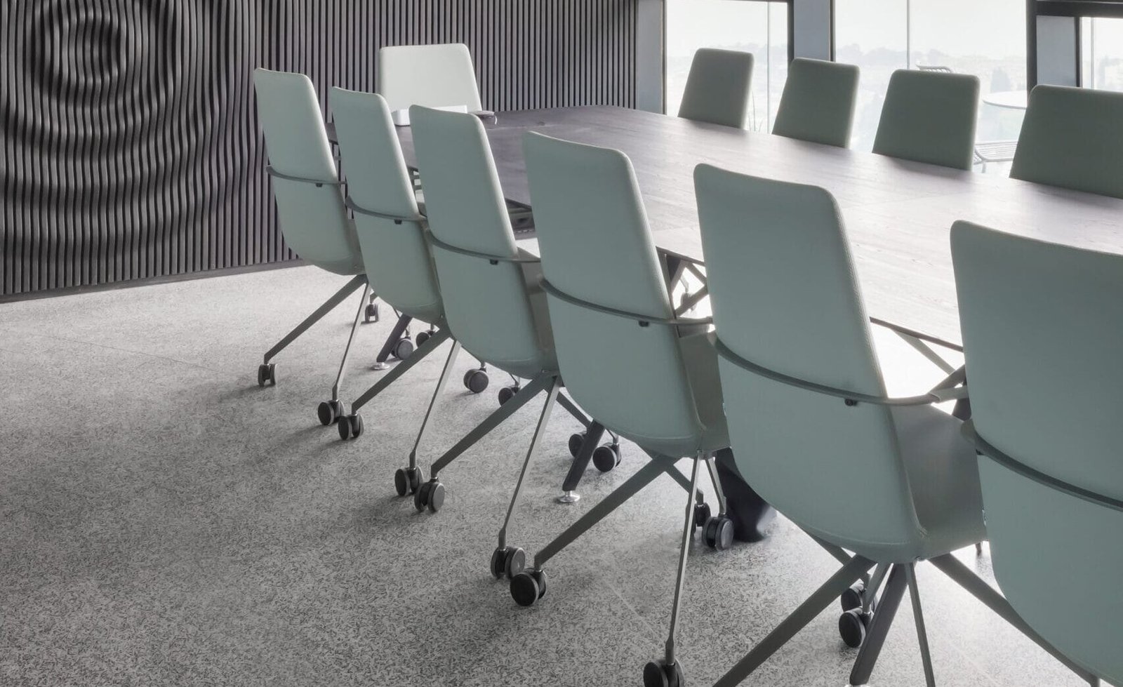 zone-chair-btarkitek-meeting-table-actiu-scaled-3