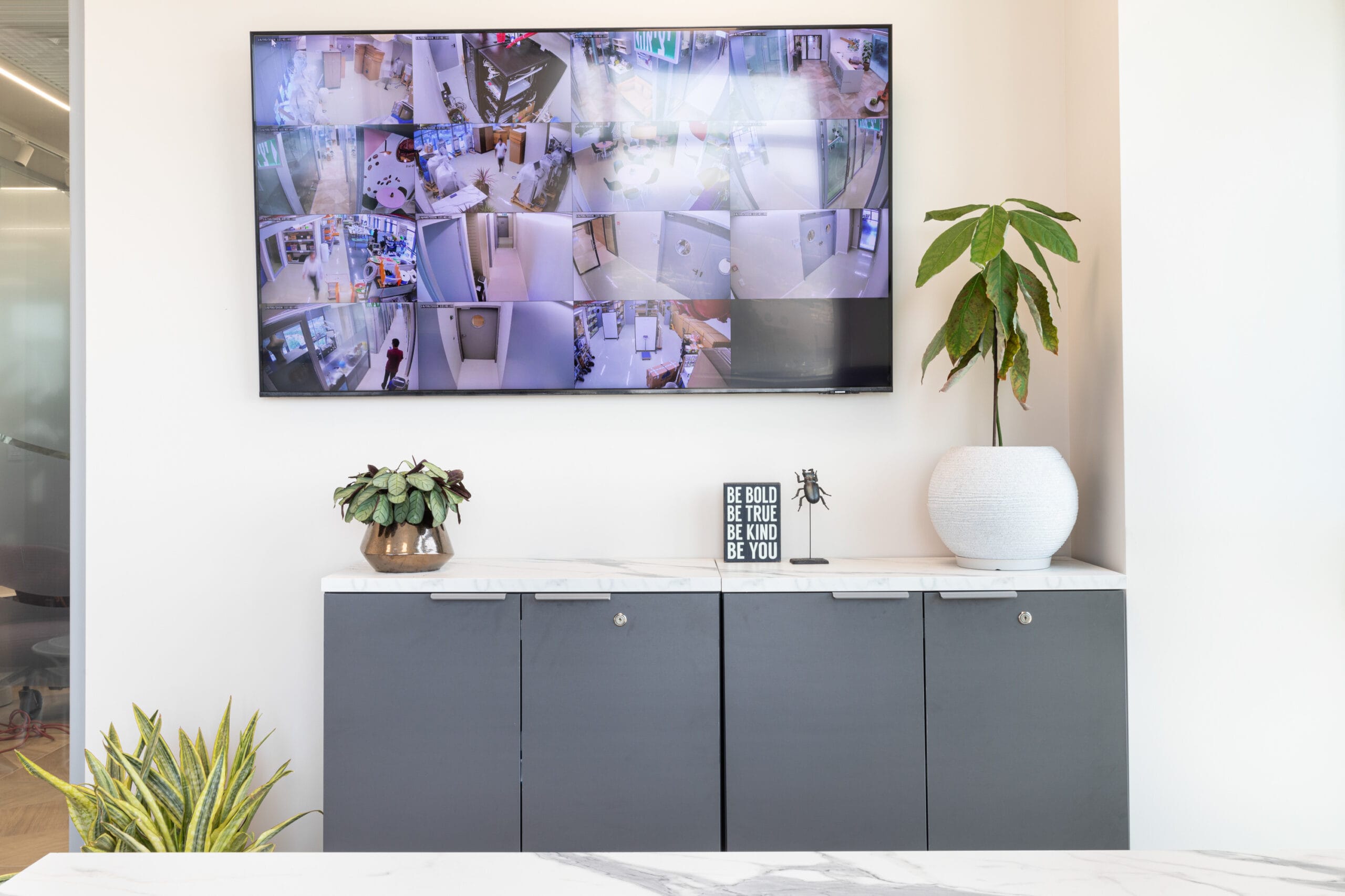 ארון-בנגרות-מקומית-2-scaled-3