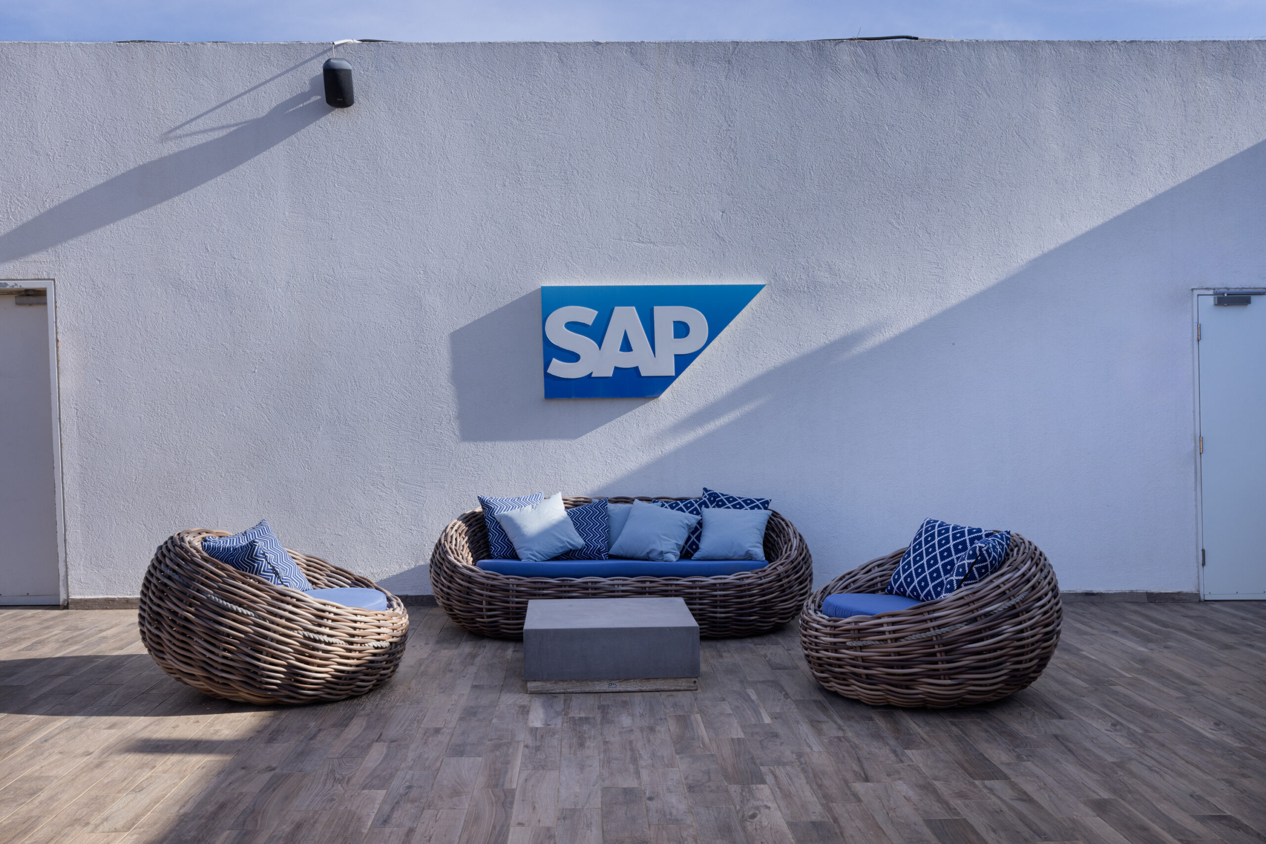 חידוש-ריפוד-פיטרו-scaled-1