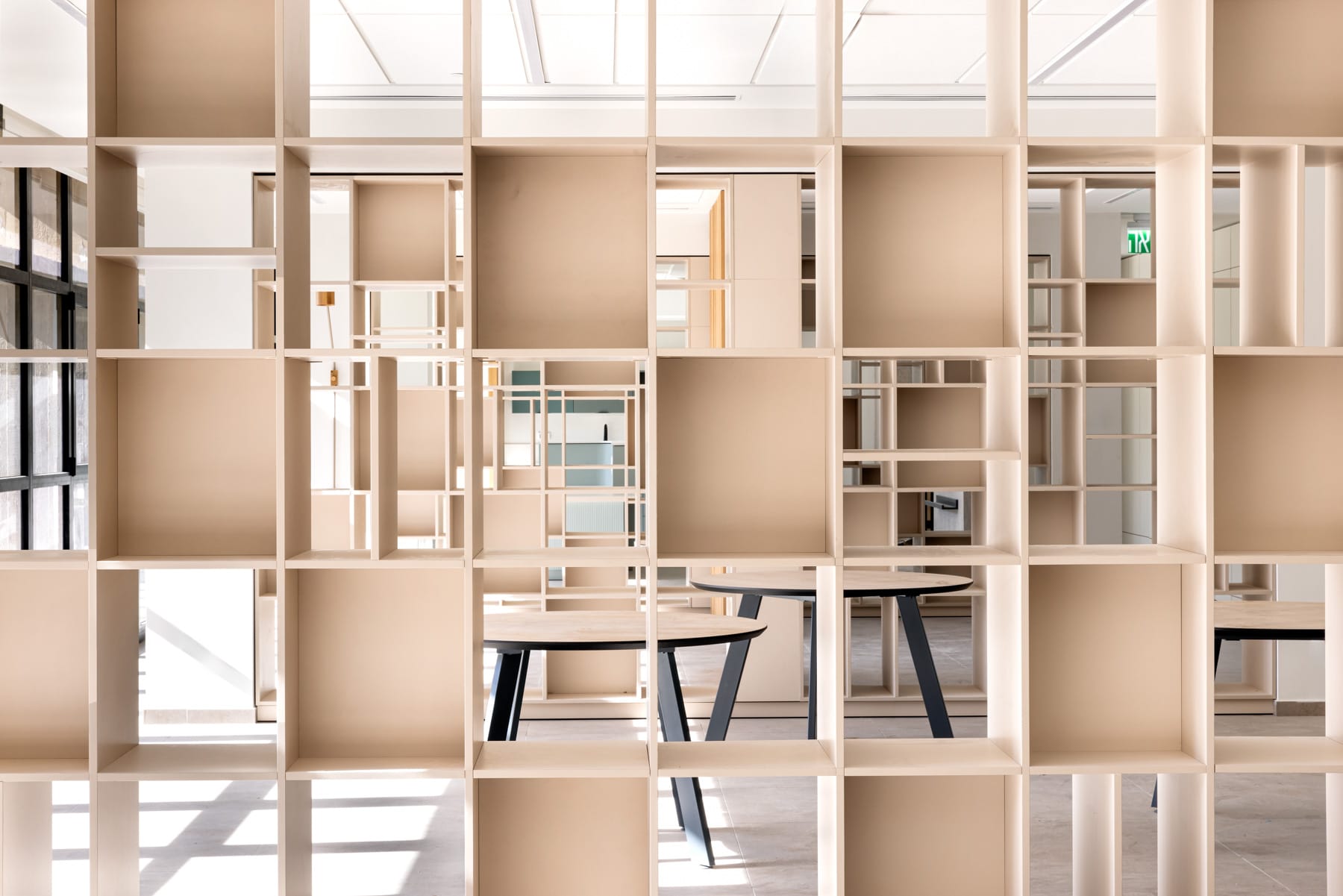 נגרות-מקומית-פיטרו-9-1-1