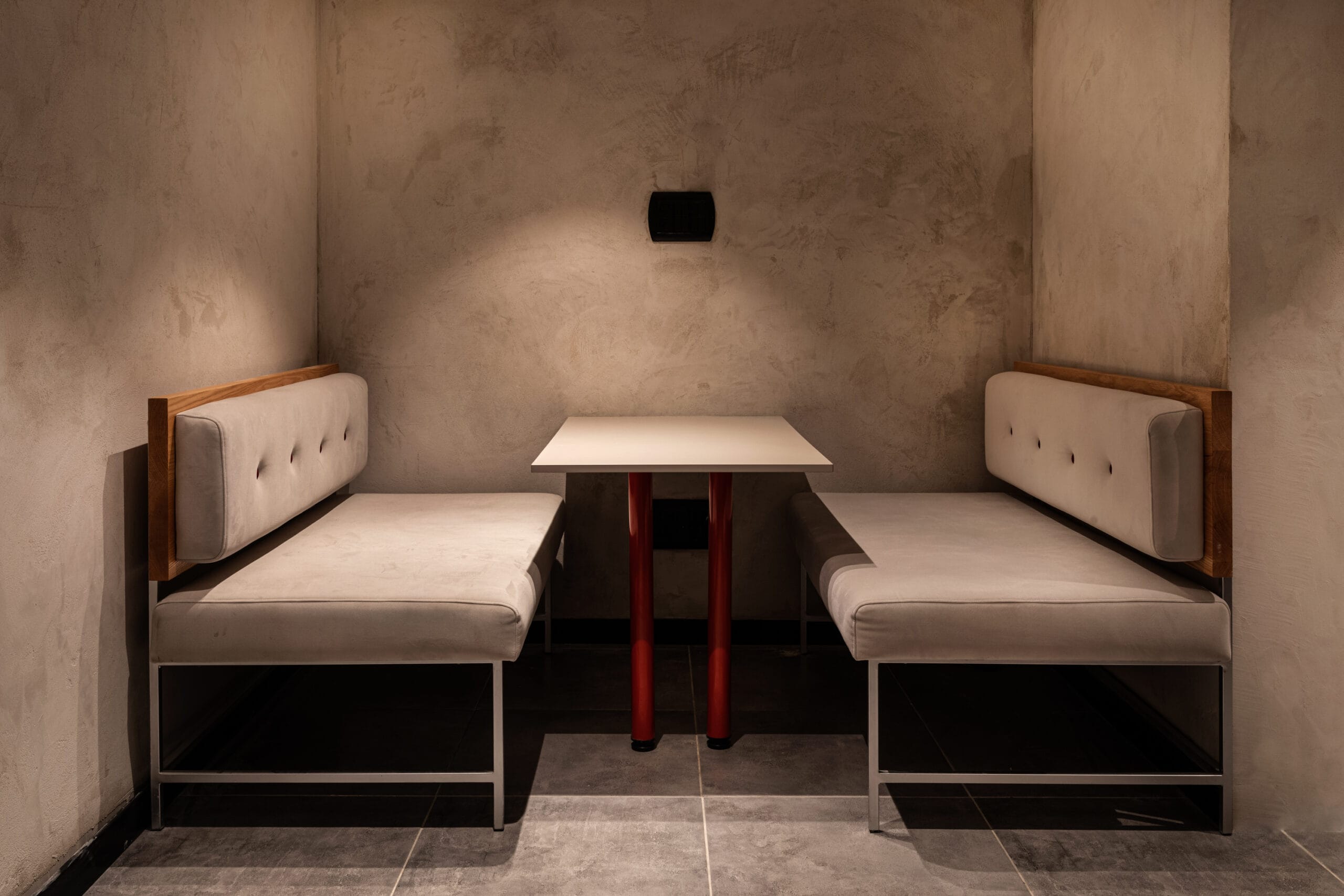 ספה-לבוט-בייצור-מקומי-פיטרוnoa-table-raio-2-scaled-1