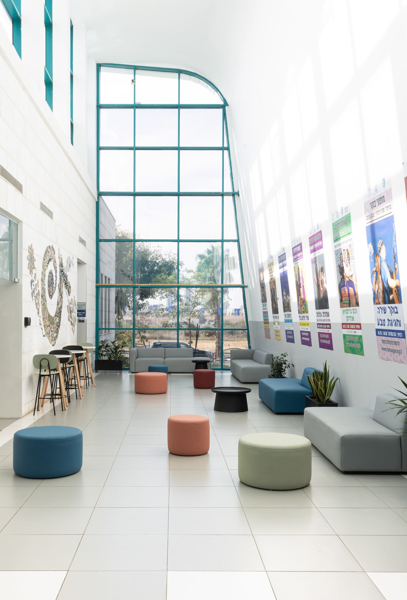 ספות-בייצור-מקומי-פופים-ROUNDA-9-1-scaled-1