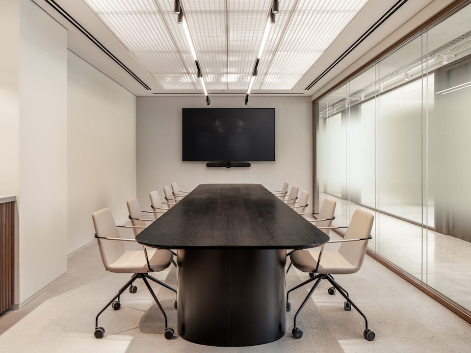 שולחן-ישיבות-בייצור-פיטרו-6-1