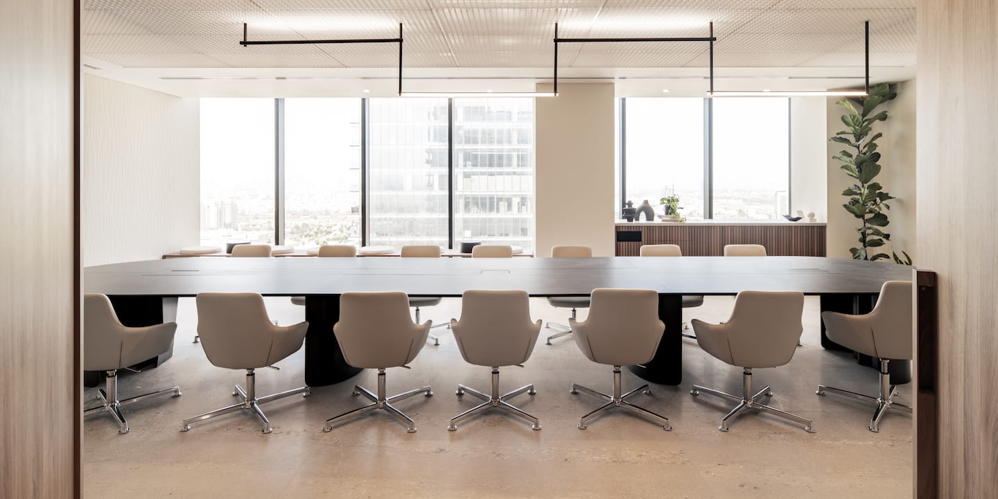 שולחן-ישיבות-בייצור-פיטרו-9-1