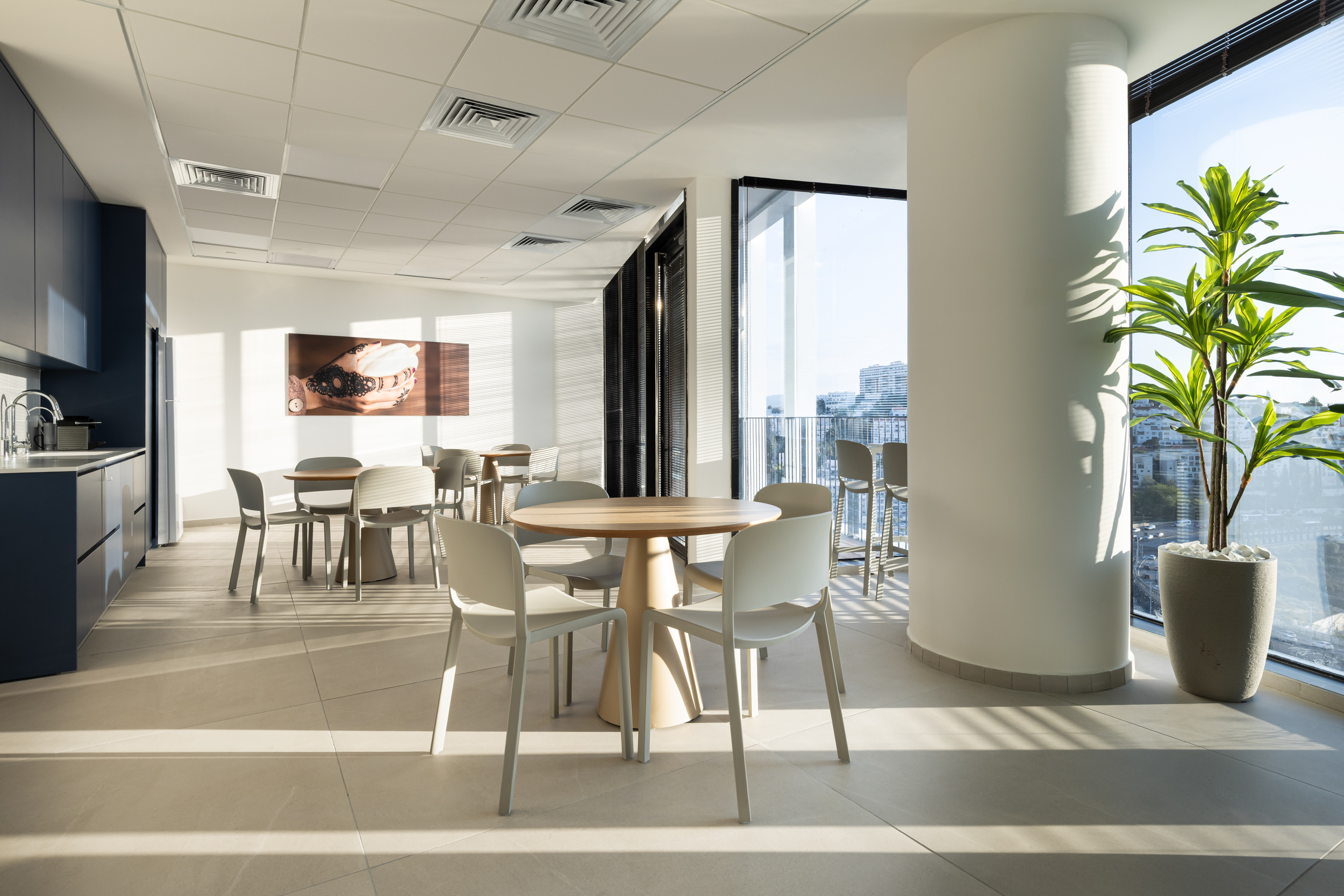 dome chair+Ikon table by Pedrali (3)