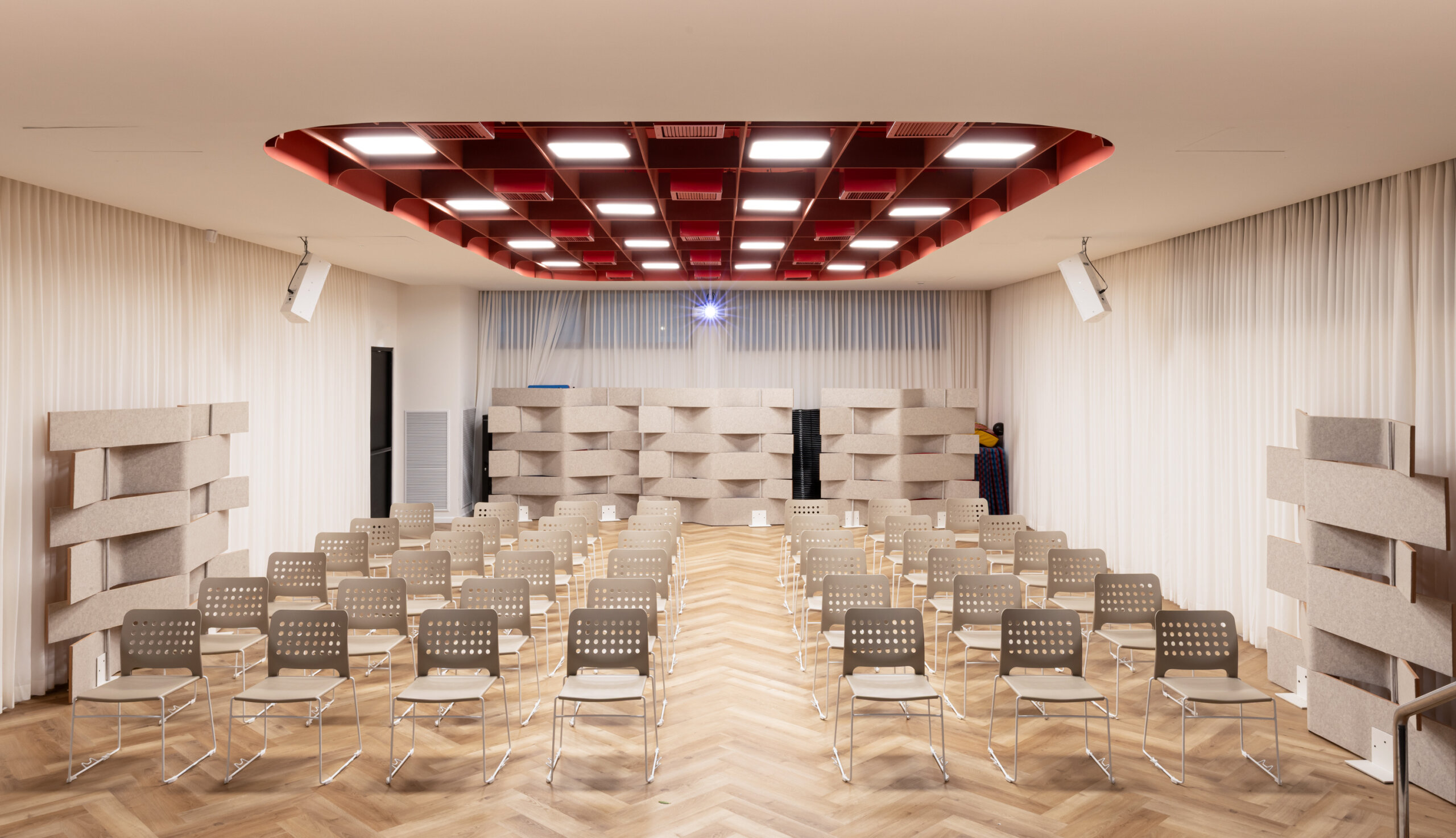 holes chair omp+מחיצות כיפוף פיטרו (2)