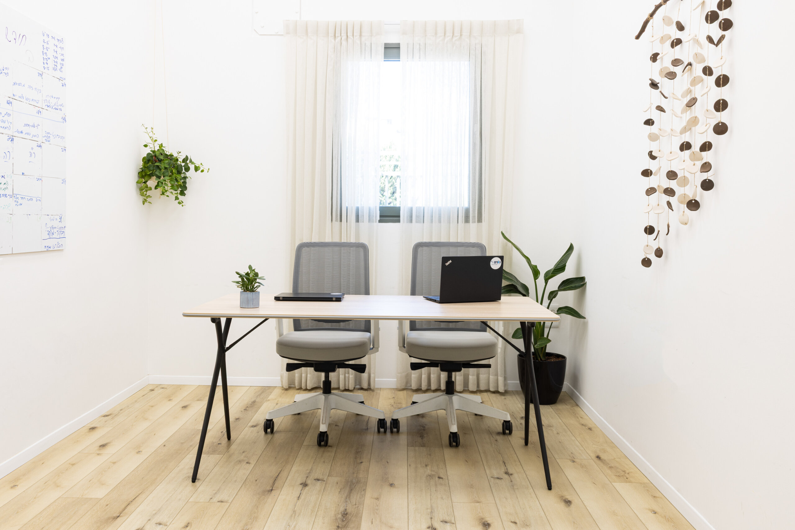 plek table actiu+anggun chair meryfair (4)
